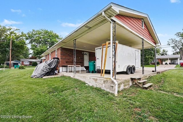 4631 Idle Hour Dr, Louisville, KY 40216