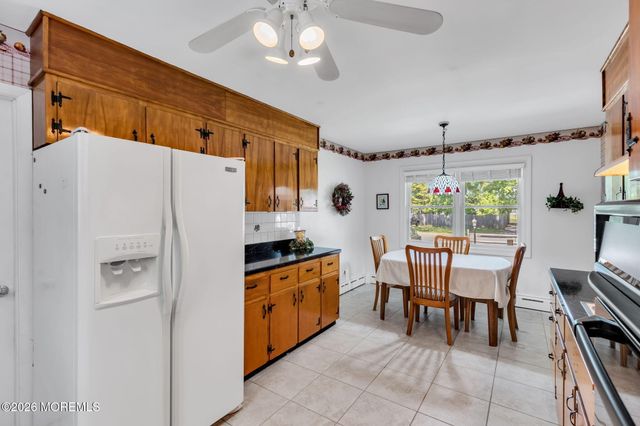 15 Chestnut Street, Port Monmouth, NJ 07758