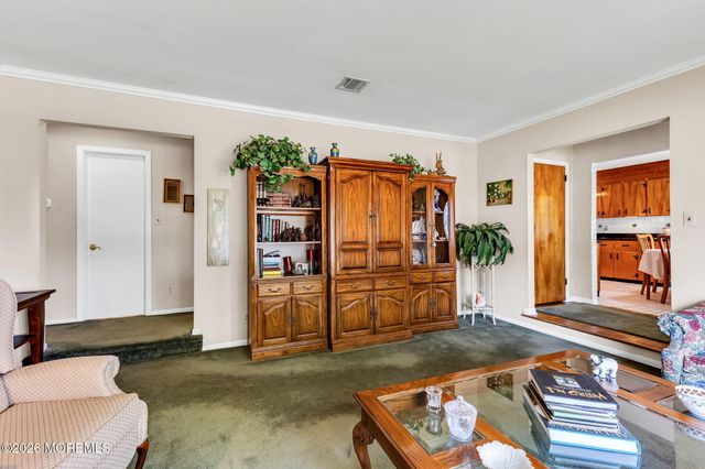 15 Chestnut Street, Port Monmouth, NJ 07758