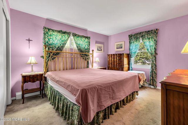 15 Chestnut Street, Port Monmouth, NJ 07758