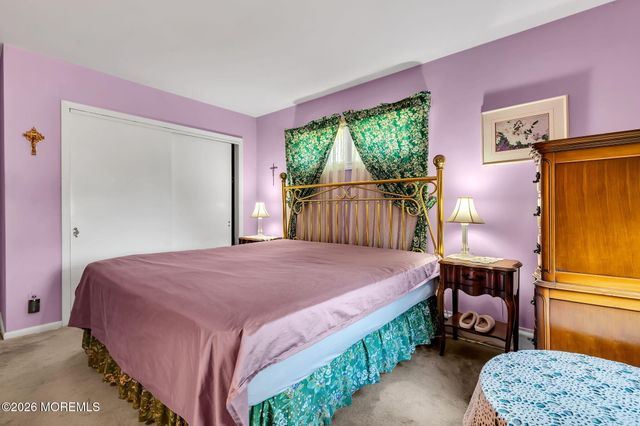 15 Chestnut Street, Port Monmouth, NJ 07758