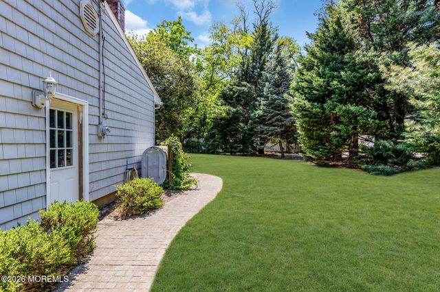 15 Chestnut Street, Port Monmouth, NJ 07758