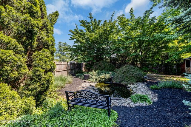 15 Chestnut Street, Port Monmouth, NJ 07758