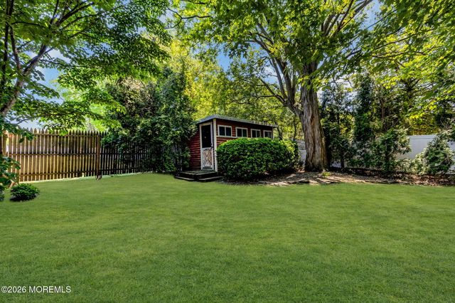 15 Chestnut Street, Port Monmouth, NJ 07758
