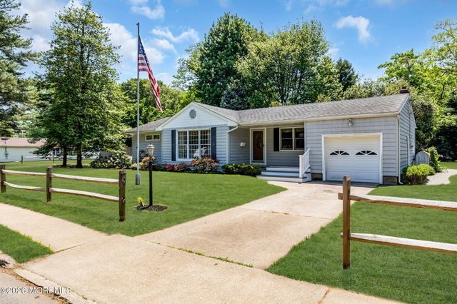 15 Chestnut Street, Port Monmouth, NJ 07758