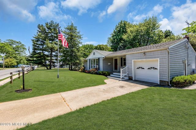 15 Chestnut Street, Port Monmouth, NJ 07758