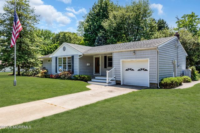 15 Chestnut Street, Port Monmouth, NJ 07758