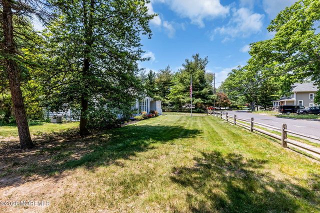 15 Chestnut Street, Port Monmouth, NJ 07758