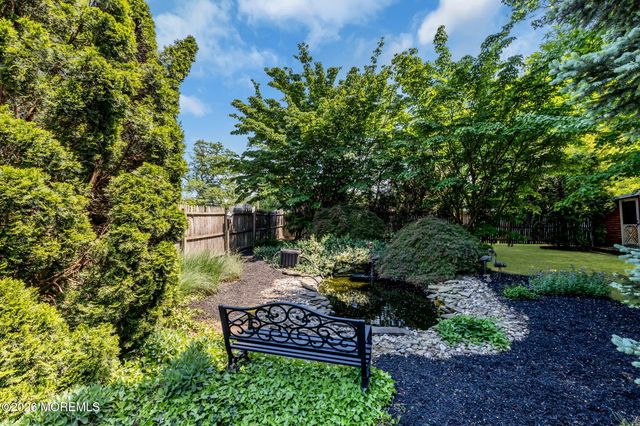 15 Chestnut Street, Port Monmouth, NJ 07758