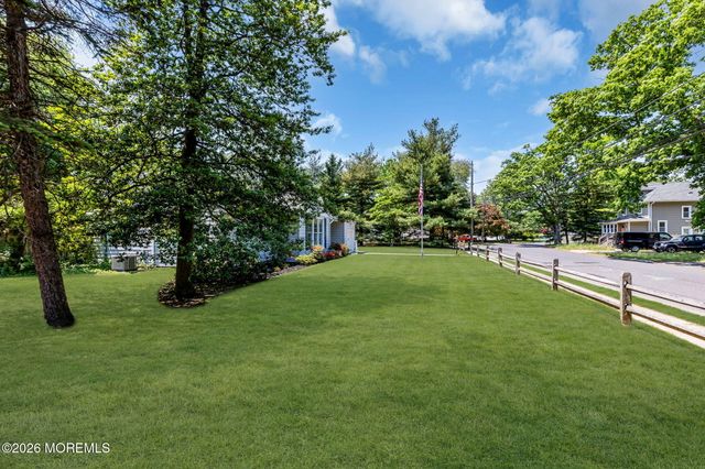 15 Chestnut Street, Port Monmouth, NJ 07758