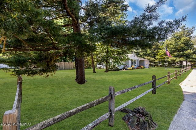 15 Chestnut Street, Port Monmouth, NJ 07758
