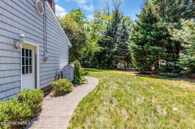 15 Chestnut Street, Port Monmouth, NJ 07758