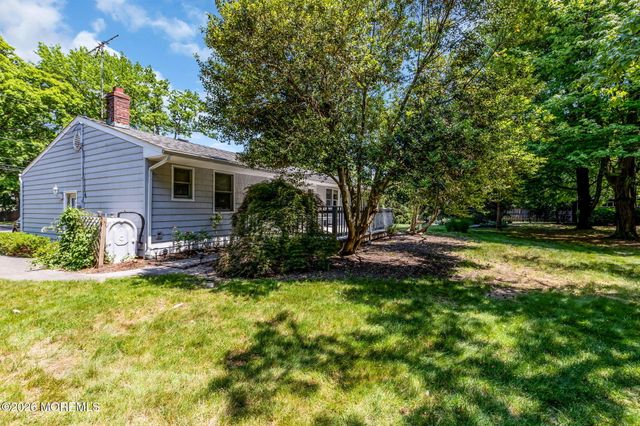 15 Chestnut Street, Port Monmouth, NJ 07758