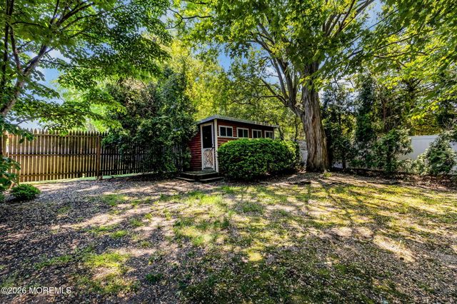 15 Chestnut Street, Port Monmouth, NJ 07758