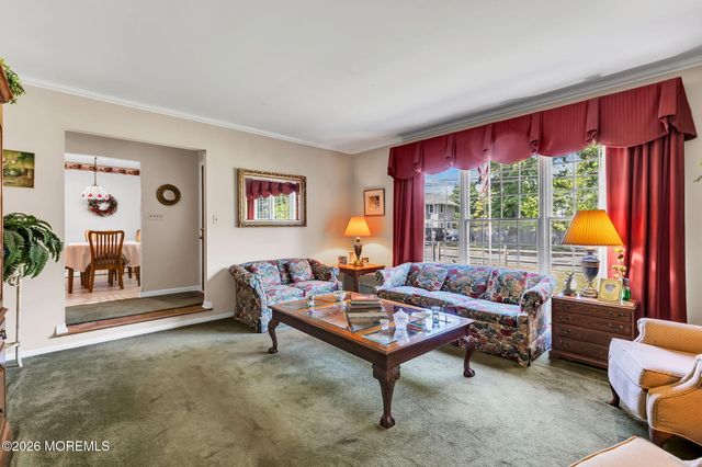 15 Chestnut Street, Port Monmouth, NJ 07758