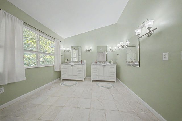 7001 Shadetree Court, Florence, KY 41042