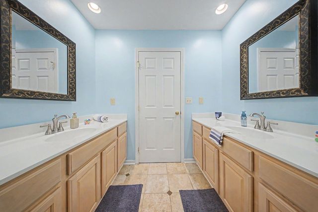 7001 Shadetree Court, Florence, KY 41042