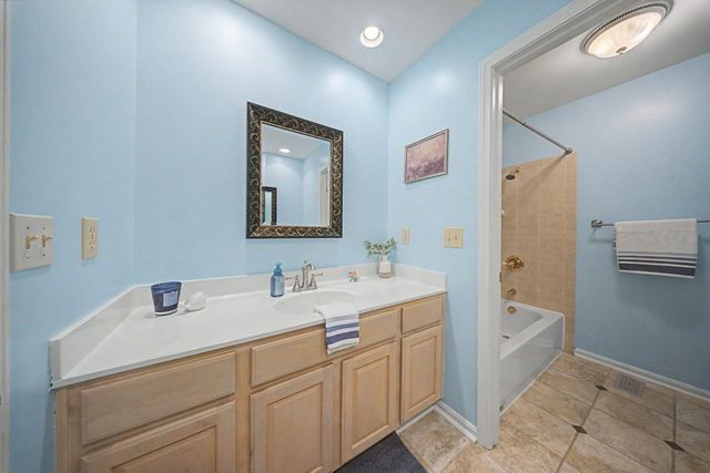 7001 Shadetree Court, Florence, KY 41042