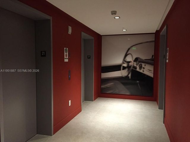 1100 S Miami Ave 2111, Miami, FL 33130