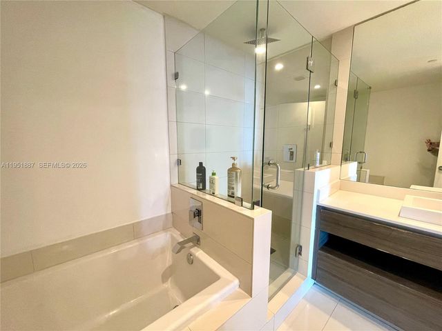 1100 S Miami Ave 2111, Miami, FL 33130