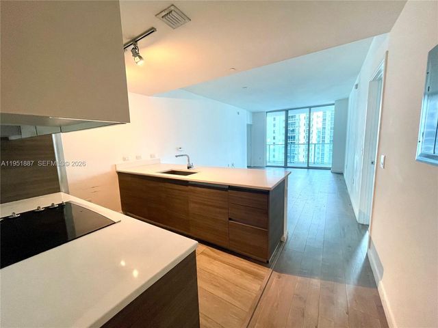 1100 S Miami Ave 2111, Miami, FL 33130