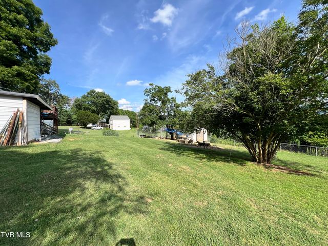 432 Dogwood Street, Mount Carmel, TN 37645
