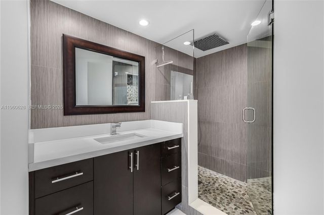 7135 Collins Ave 1025, Miami Beach, FL 33141