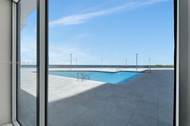 7135 Collins Ave 1025, Miami Beach, FL 33141