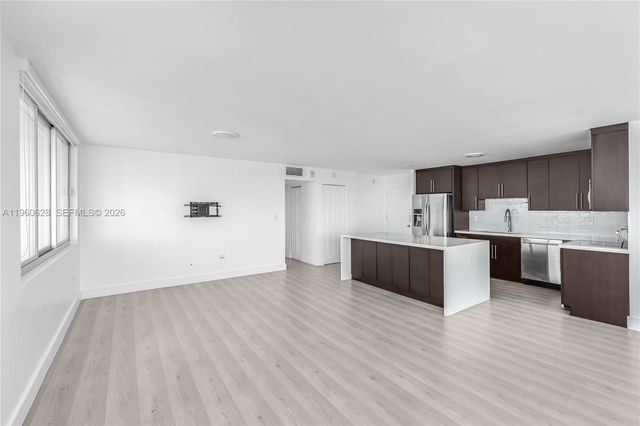 7135 Collins Ave 1025, Miami Beach, FL 33141