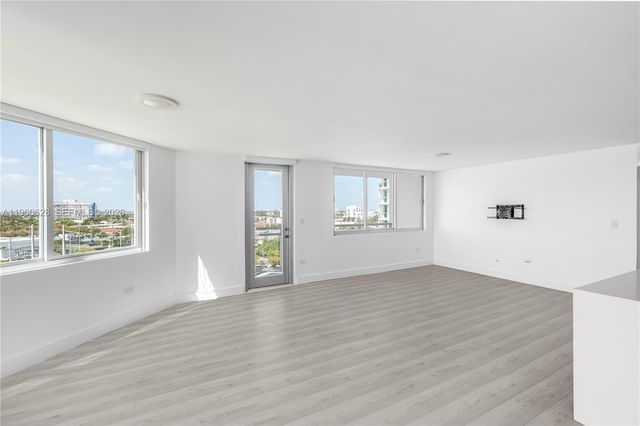 7135 Collins Ave 1025, Miami Beach, FL 33141