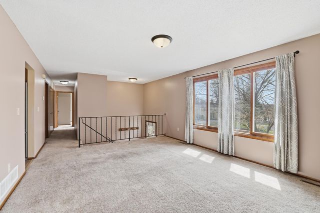 1057 Tamarack Lane, Lino Lakes, MN 55014