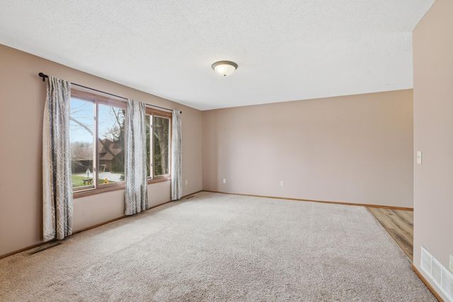 1057 Tamarack Lane, Lino Lakes, MN 55014