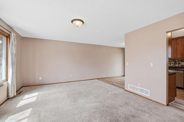 1057 Tamarack Lane, Lino Lakes, MN 55014