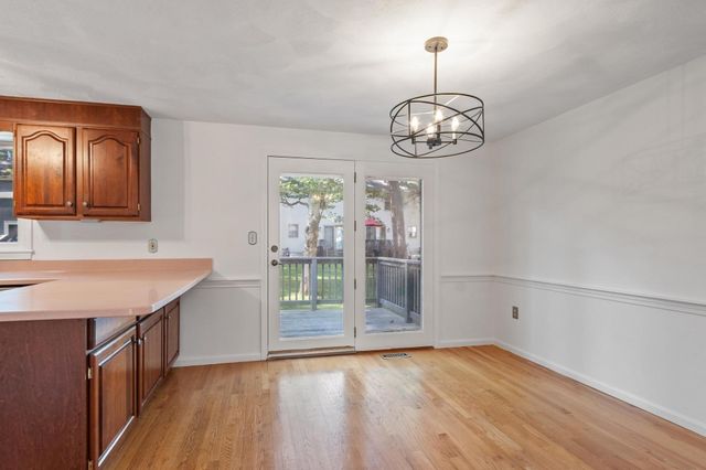 152 Wellman Ave. 152, Chelmsford, MA 01863