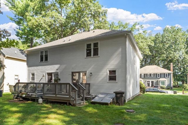 152 Wellman Ave. 152, Chelmsford, MA 01863