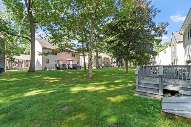 152 Wellman Ave. 152, Chelmsford, MA 01863