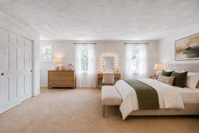 152 Wellman Ave. 152, Chelmsford, MA 01863