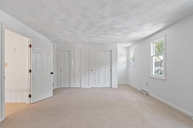 152 Wellman Ave. 152, Chelmsford, MA 01863