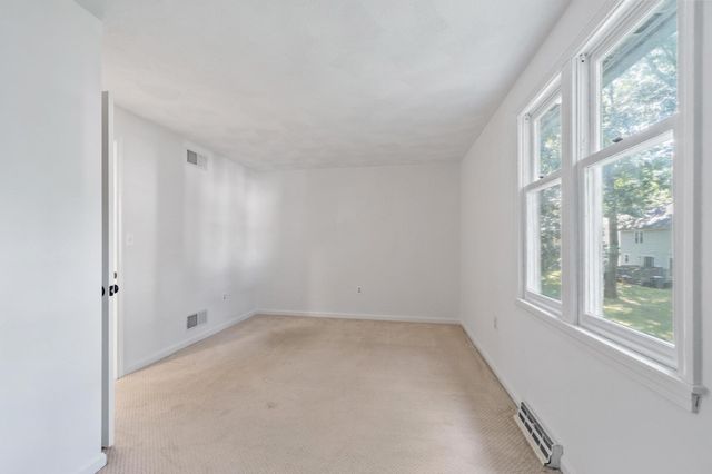 152 Wellman Ave. 152, Chelmsford, MA 01863