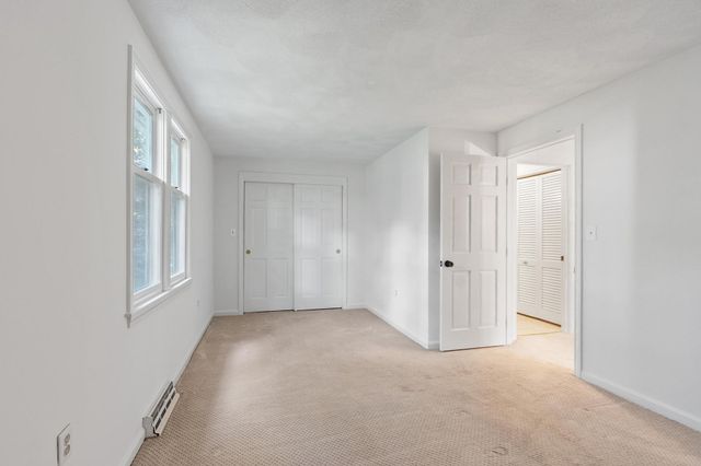 152 Wellman Ave. 152, Chelmsford, MA 01863