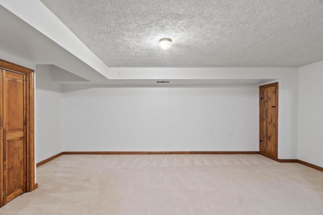152 Wellman Ave. 152, Chelmsford, MA 01863