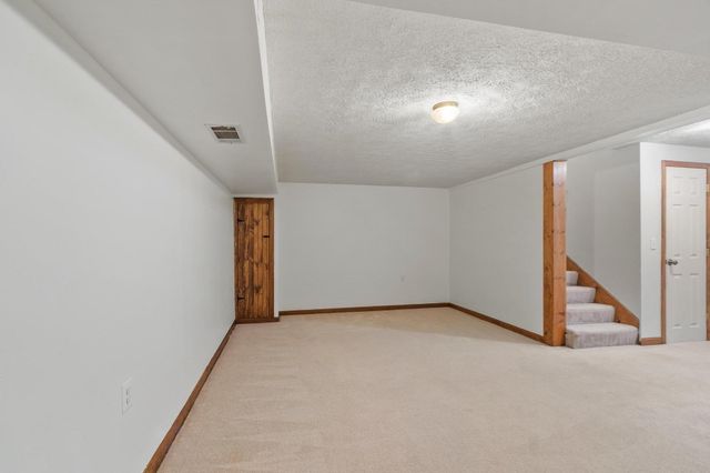 152 Wellman Ave. 152, Chelmsford, MA 01863