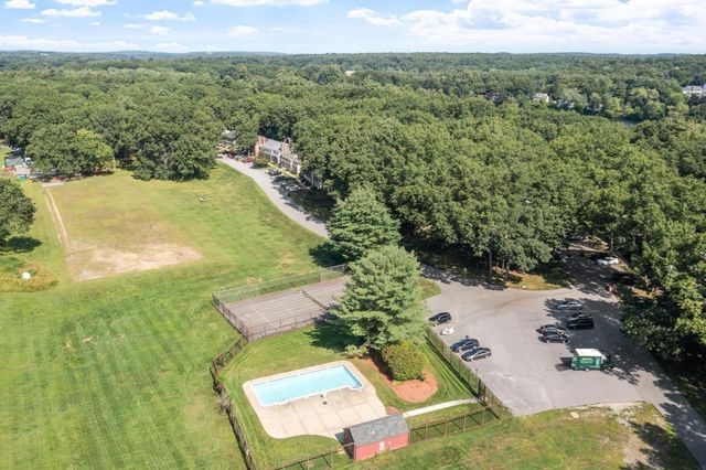 152 Wellman Ave. 152, Chelmsford, MA 01863