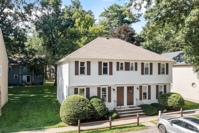 152 Wellman Ave. 152, Chelmsford, MA 01863