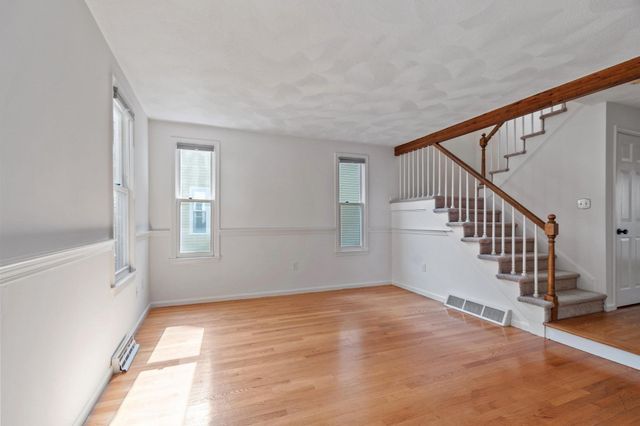 152 Wellman Ave. 152, Chelmsford, MA 01863