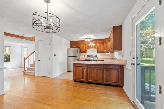 152 Wellman Ave. 152, Chelmsford, MA 01863