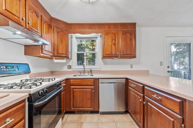 152 Wellman Ave. 152, Chelmsford, MA 01863