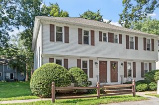 152 Wellman Ave. 152, Chelmsford, MA 01863