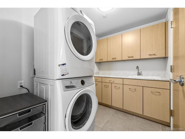 3216 Zuni St, Denver, CO 80211