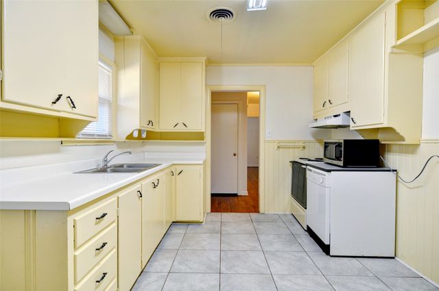 3367 Binyon Avenue, Fort Worth, TX 76133